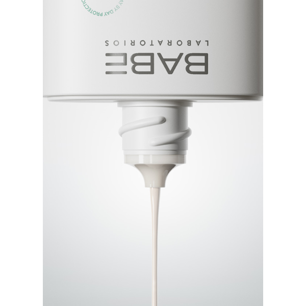 Babé Fotoprotetor Super Fluid Mineral SPF50_textura - Farmácia Rodrigues Rocha